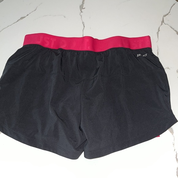 NIKE DRY FIT SHORTS SIZE SMALL - Picture 5 of 6